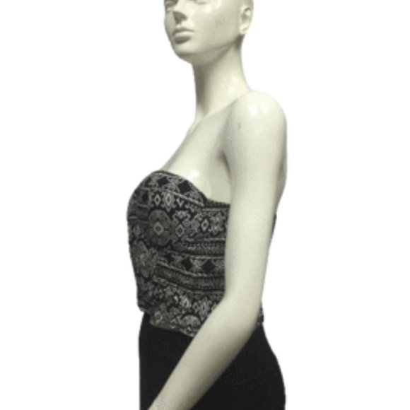 Crop Top Black and White - Picture 2 of 3